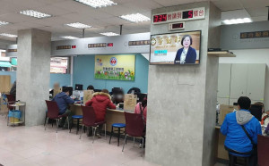 每人最高10萬 勞保紓困貸款30日起受理申請
