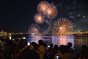 七夕煙火秀沒了！「大稻埕情人節」延至10/16 台北燈節再延到耶誔