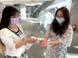 口罩令放寬！網質疑室內規定怪  醫：該全面取消沒錯