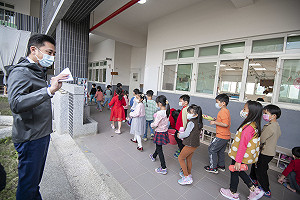 全國警戒降為2級 竹市27日起將恢復內用、開放室外風景區