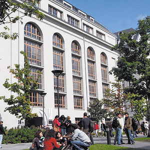 「黑板上的紅色警戒」 法媒示警中國用錢滲透學界 中使館暴跳怒批