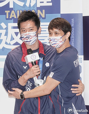 台灣史上首位體操奧運銀牌得主 鞍馬王子李智凱返台 感謝教練和家人