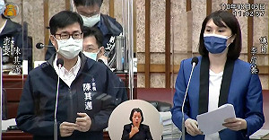 ｢高端能上預約系統BNT不能?｣李眉蓁質詢遭批：年領500萬問蠢問題