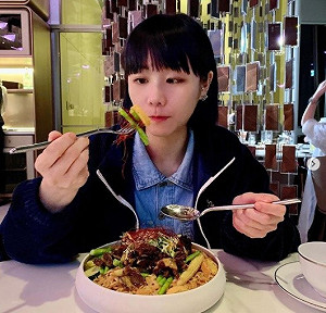 美少女大胃王路路自爆有厭食傾向！稱：兩天沒吃東西還很想吐