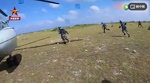 (影) 中國南海主權頻遭外艦挑戰 解放軍演練「礁奪控」登陸戰示威