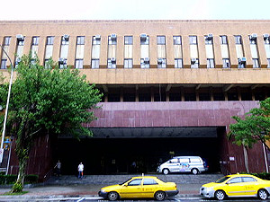 工友私買微波爐被解雇? 40法官集體求情 北院 : 他經常說謊