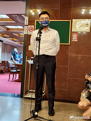 中國禁台灣釋迦蓮霧 江啟臣：連任成功派特使出席海峽論壇解決