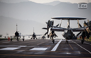 漢光演習佳冬展示空軍戰力 成功完成四型機整補作業