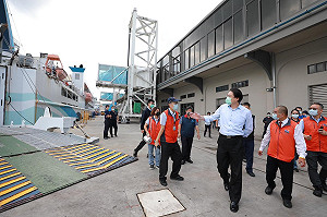 守住台灣水路國門！防堵Delta 林右昌視察基隆港區