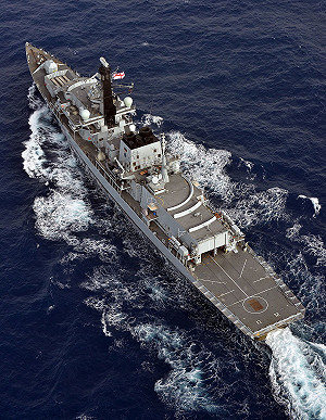 台海、南海成美、英軍艦「打卡聖地」 不但路過還放飛戰機操演 氣炸解放軍