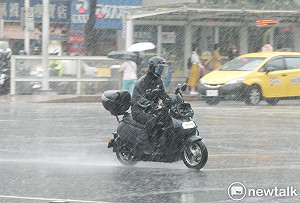 豪大雨特報！輕颱圓規持續增強 蘭嶼綠島停班停課