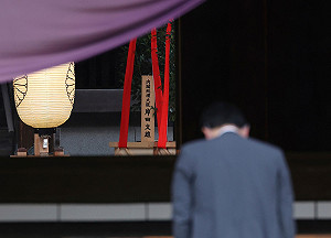 靖國神社秋祭！首相岸田文雄奉供品循例未參拜 安倍祭典前先參拜