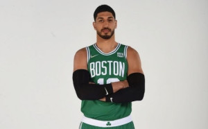 NBA球星坎特挺西藏批習近平 中國全面封殺 總教練：他有言論自由