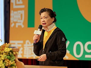 談2050淨零轉型 王美花：「先低碳後零碳」2x2淨零轉型架構