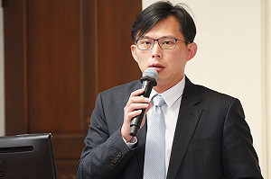 趙嘉寶逍遙法外4年 11年關不到一半就假釋 黃國昌轟：法務部閉著眼在審？