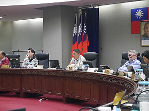 窄巷違建不拆就貼告示 柯P：提倡公民責任