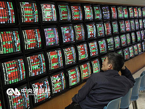 台股全年下挫近千點 近日外資轉呈淨匯入