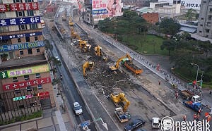 她以監院調查為忠孝橋引道拆除辯護 李正皓再秀新事證怒嗆： 重啟調查沒聽過？