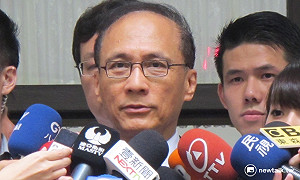 林全視察國道車潮盼渡過尖峰考驗
