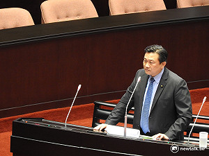 轉戰市長寶座！民進黨立委王定宇宣佈投入台南市長黨內初選