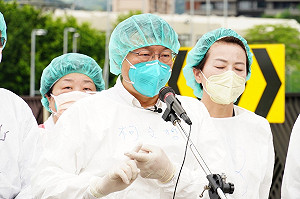 柯文哲一句話惹毛藍綠議員！28億防疫預算誰刪？梁文傑舉三點打臉