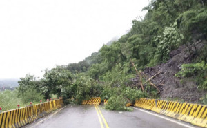 大雨落石坍方路斷！公路總局：南橫公路向陽段封閉、復興路段已搶通