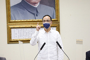 藍營吵朱立倫擬參加安倍國葬 林俊憲諷：家醜別外揚