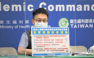 機場接送入境親友增加染疫風險！羅一鈞：請參照防疫車隊規範