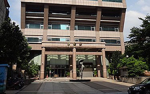 春節近猛加班 勞部邀四大量販業者籲顧勞工