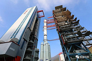 硬要在裝滿燃料的衛星火箭前拍照! 他爆料江澤民兩件不為人知的醜事.....