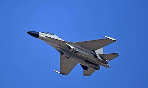 颱風天零共機！中共指派軍艦活動