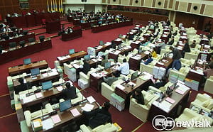 蔣市府曝綠議員索資排名遭轟　議長：應避免無謂政治聯想