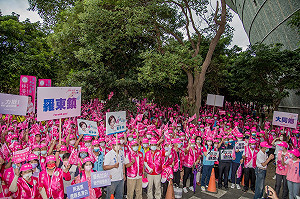 林姿妙涉貪堅持參選連任 江聰淵同日登記怒噴：用情緒勒索迴避質疑