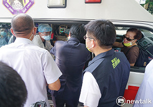現場直擊》賴清德輔選首站民眾中暑 座車突緊急煞車下車探視病患