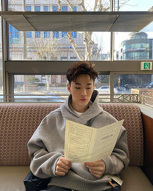 Henry「親中行為」遭韓網譙翻！經紀公司怒提告 網全傻眼
