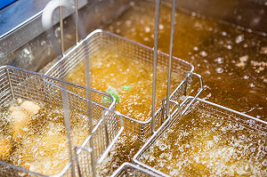 壓力大想吃高熱量食物？重症醫：油膩食物能安定情緒