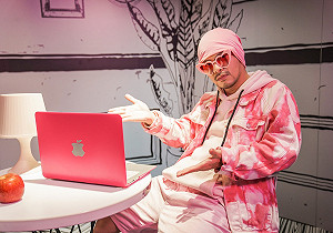 大馬鬼才黃明志曬「國旗」祝賀國慶！網讚爆：比台灣還台灣的藝人