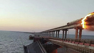 克里米亞大橋受襲 ! 俄聲稱摧毀3無人艇 示警烏軍導彈已部署