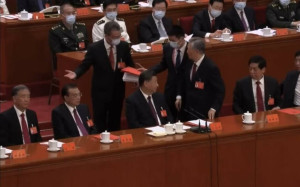 習近平突提胡錦濤臨別贈言 日媒：中國政治未來走向面臨關鍵時刻