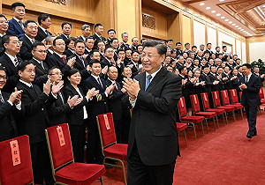 反觀？兩會閉幕「習家班」全面上台 新華社讚：有領導人主動退位「高風亮節」
