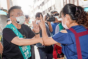 蔡其昌行動派勤跑千場演說 藍營內部憂心選情冷