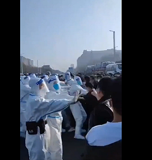 發錢止亂？鄭州富士康爆發騷亂 部分員工竟收到「離職費」未到帳的續抗議