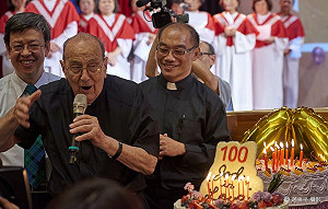 百歲西班牙神父賴甘霖 北市首位殊勳歸化國民