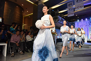 五月千堆雪 客家桐花風情很時尚