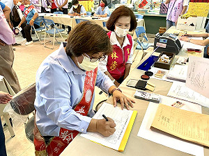 羅東鎮長遭起訴當選無效 吳秋齡：紅酒是轉贈協助促銷