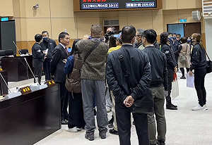 苗栗縣議會「開會1分鐘結束」！網：泡麵都不會熟