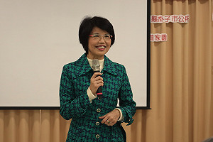 梅山女兒送愛敏道！王瓊玲新書義賣 為身心障礙朋友購置生活醫療輔具