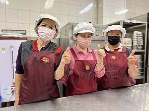 勇媽挺嘉市幼兒園廚媽 今年一月起加薪5523元