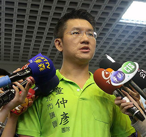 童仲彥詐領助理費5萬餘元遭判刑入獄 聲請釋憲裁定不受理