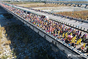 現場直擊》白沙屯媽祖進香首日 人潮車潮滿滿 疫後再現活絡景象